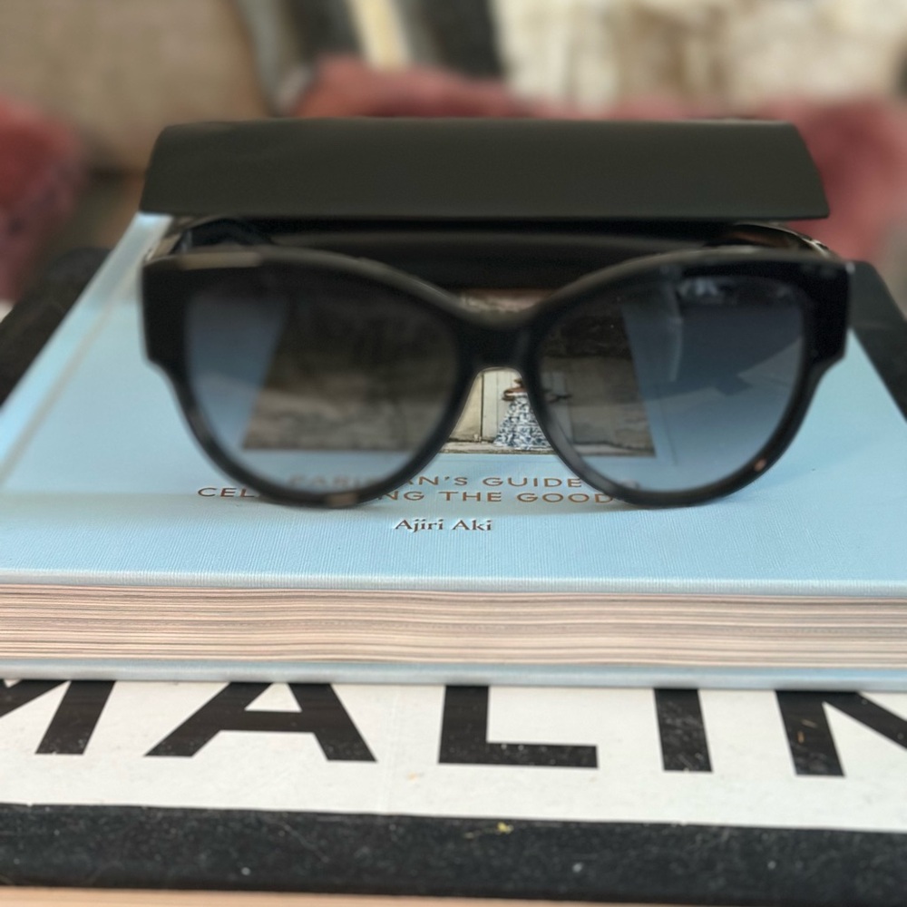Yves Saint Laurent Black Sunglasses